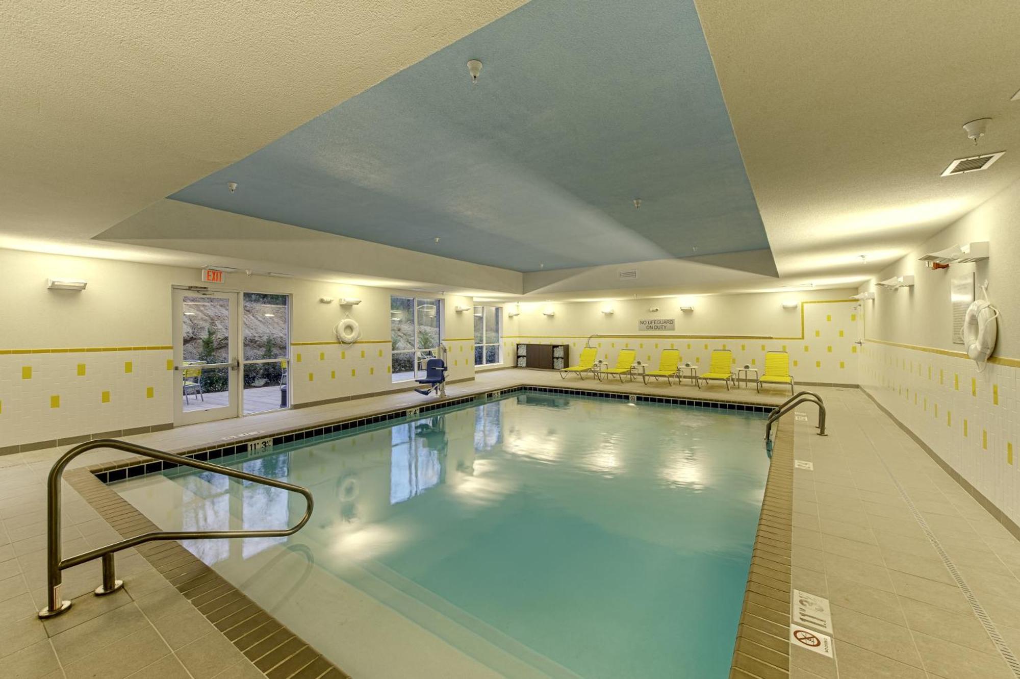 Fairfield Inn & Suites By Marriott Meridian Bagian luar foto