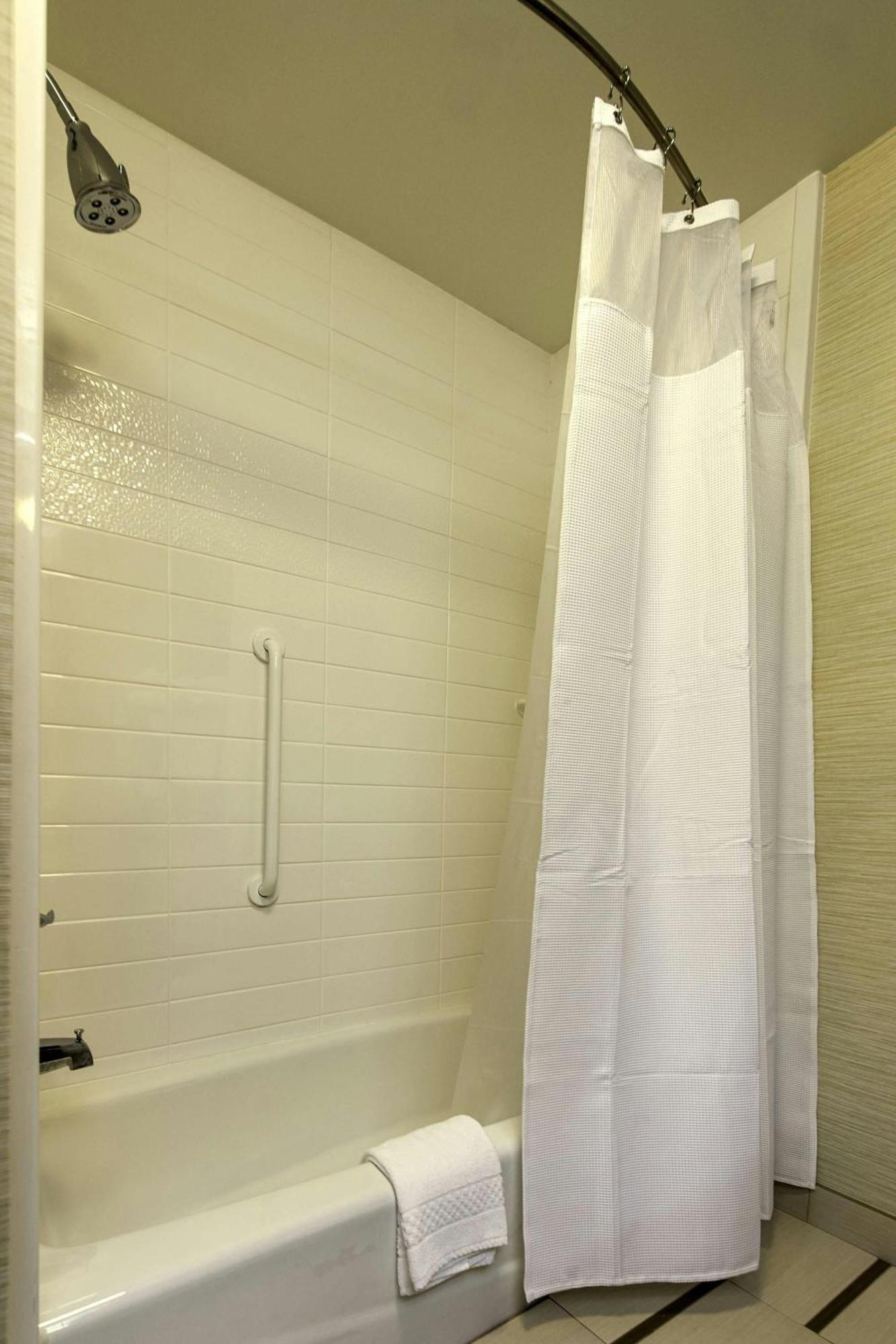 Fairfield Inn & Suites By Marriott Meridian Bagian luar foto