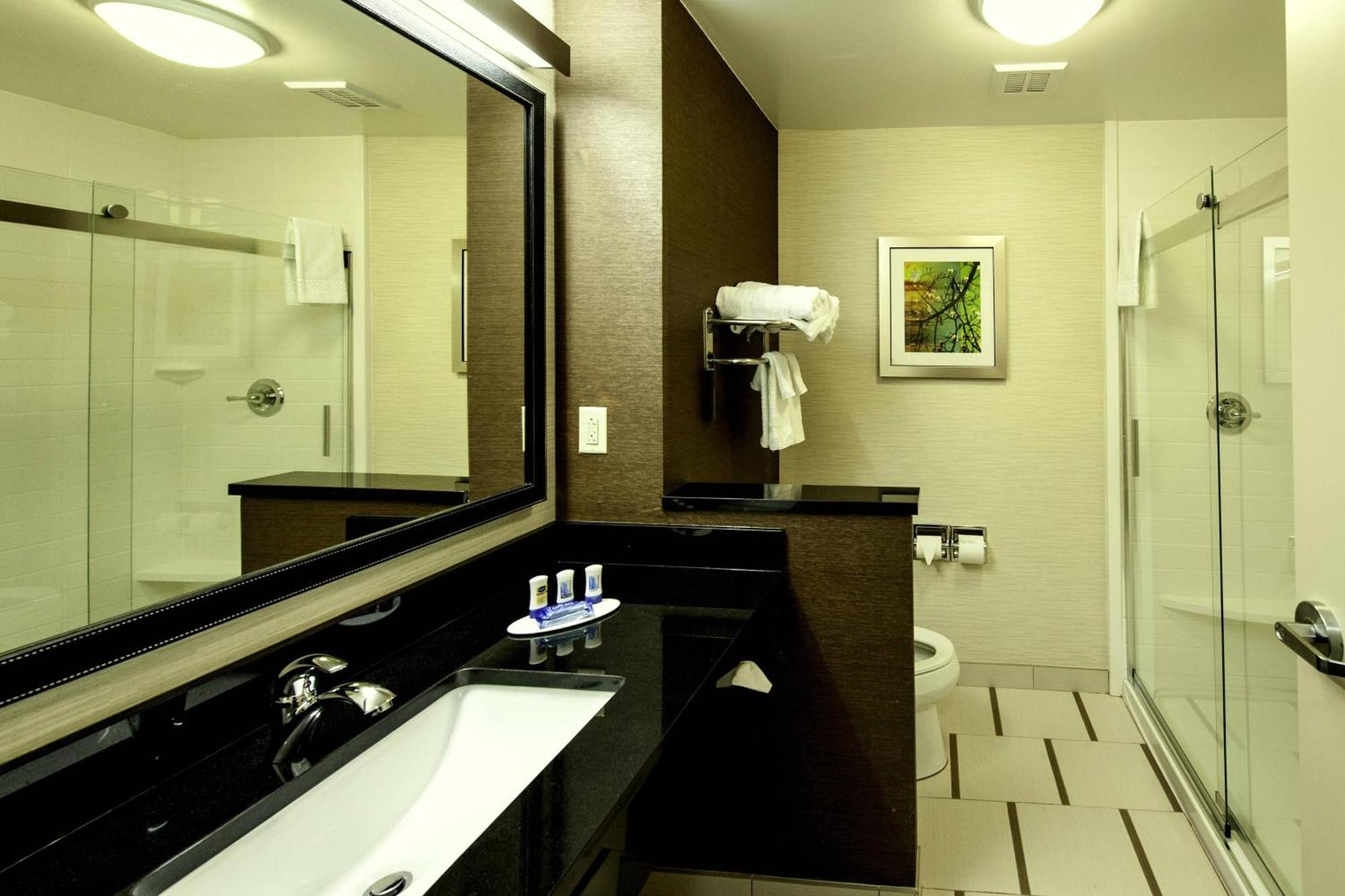 Fairfield Inn & Suites By Marriott Meridian Bagian luar foto